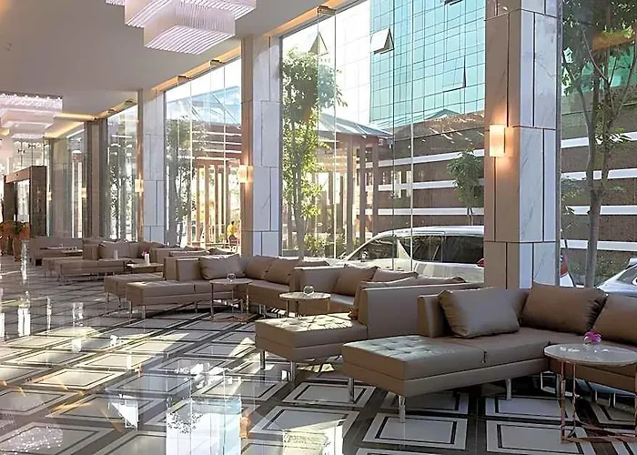 ホテル Elegant Airport 5*